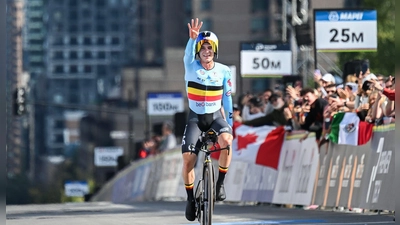 Remco Evenepoel ist im Zeitfahren nicht zu schlagen. (Foto: Christinne Muschi/The Canadian Press/AP/dpa)