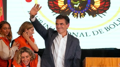  Rodrigo Paz Pereira hielt nach seinem Wahltriumph eine Rede vor Anhängern. (Foto: Natacha Pisarenko/AP/dpa)