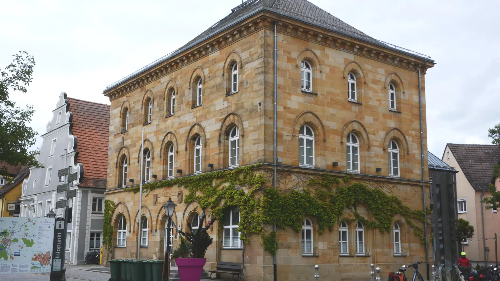 Mit der Kommunalwahl gab es in Wassertrüdingen nicht nur einen Wechsel auf dem Chefsessel im Rathaus. Auch im Stadtrat und in den Ausschüssen hat sich die Besetzung geändert – und mit ihr auch die Mehrheitsverhältnisse.  (Foto: Peter Tippl)