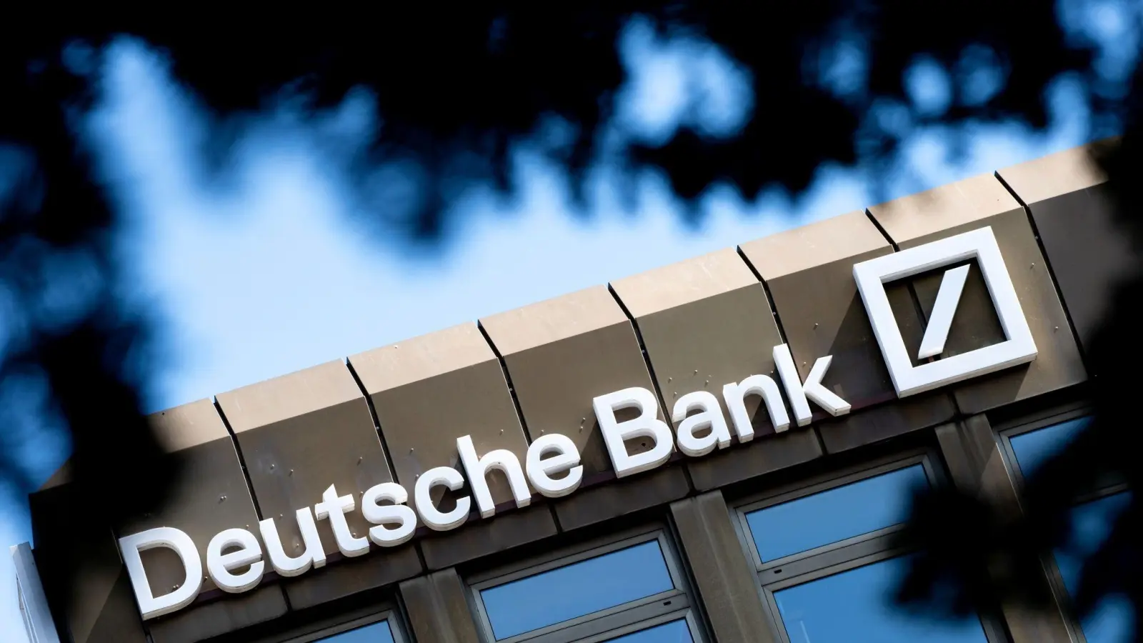 Das Angebot hiesiger Banken an Finanzierungen ist nach Angaben des Bundesverbands deutscher Banken größer als die Nachfrage. (Foto: Hauke-Christian Dittrich/dpa)