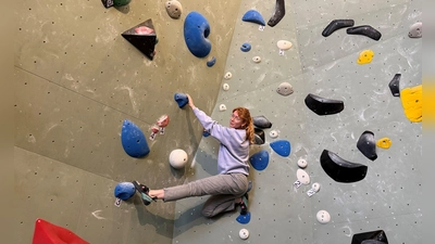 Bouldern in der Kirche - dafür gibt es bereits Vorbilder in anderen Bundesländern. Nun erhält auch Würzburg eine Boulderhalle in einer Kirche. (Foto: Michael Bauer/dpa)