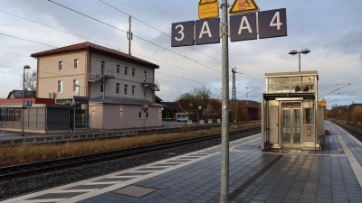 Auf Gleis 4 im Bahnhof Dombühl sollen in einigen Jahren die Züge nach Wilburgstetten starten. Das Gleis wird frei, wenn ab dem kommenden Jahr die S-Bahnen bis Crailsheim fahren. (Foto: Thomas Schaller)