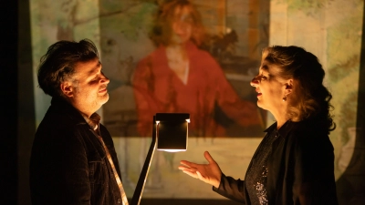 Jugenderinnerung erscheinen – eine Szene mit Thomas Weber und Margret Gilgenreiner. (Foto: Pedro Malinowski)