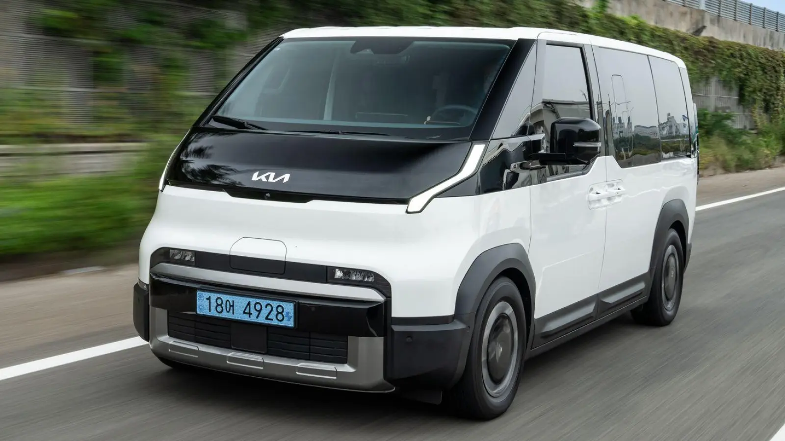 Bislang war Kia hierzulande für Pkw bekannt: Der Hersteller präsentiert nun mit dem PV5 sein erstes vollelektrisches Shuttle. (Foto: Kia/dpa-tmn)