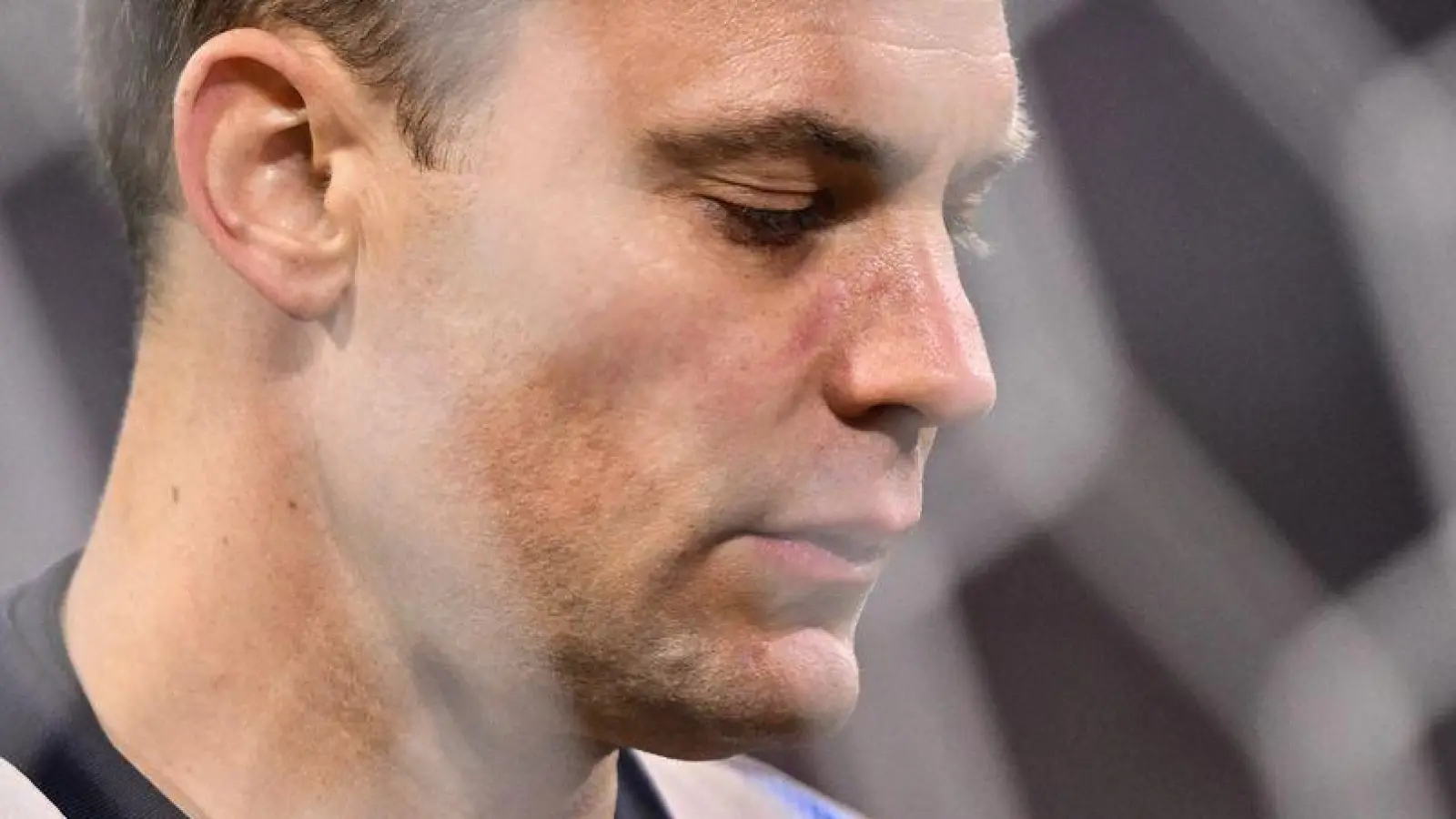 Die Wade macht Probleme: Kapitän Manuel Neuer. (Foto: Harry Langer/dpa)
