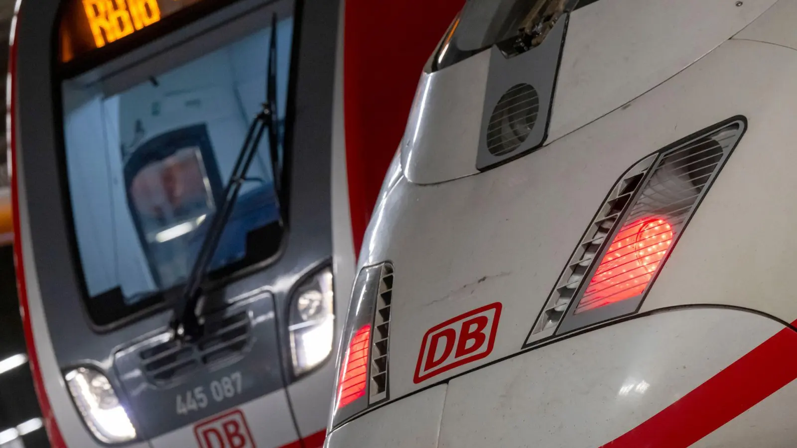 Die Sperrung führt zu Problemen bei Fern- und Regionalzügen. (Symbolbild) (Foto: Peter Kneffel/dpa)