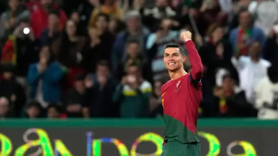 Erzielte in seinem 197. Länderspiel für Portugal zwei Tore: Superstar Cristiano Ronaldo. (Foto: Armando Franca/AP)