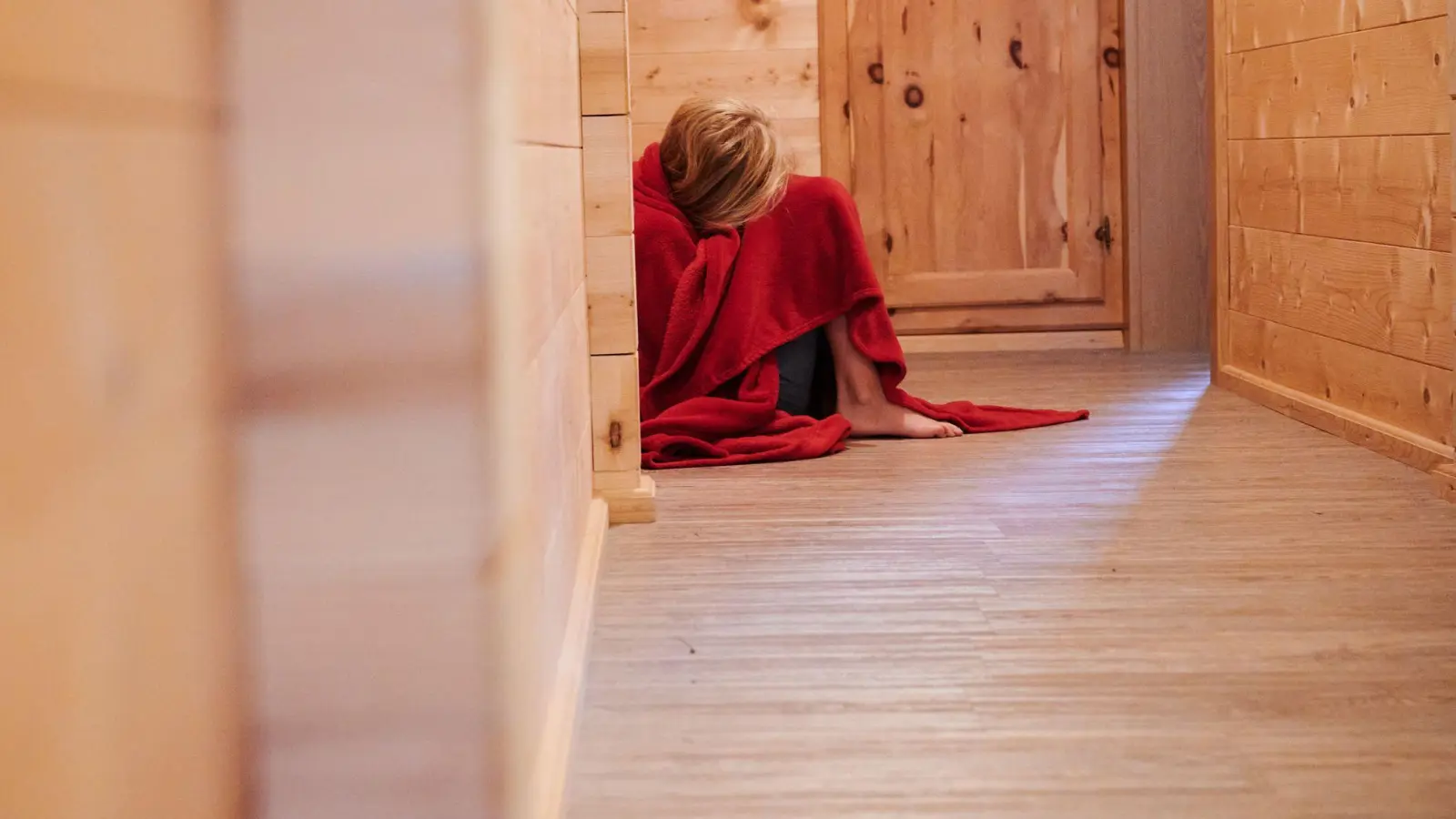 Eine LMU-Studie soll Vorwürfe sexualisierter Gewalt in einem evangelischen Kinderheim in Willmars wissenschaftlich aufarbeiten. (Symbolbild) (Foto: Annette Riedl/dpa)