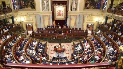 Das spanische Parlament in Madrid: Gegen das Gesetz stimmten die Abgeordneten der konservativen Volkspartei (PP) und der rechtspopulistischen Vox. (Foto: Eduardo Parra/EUROPA PRESS/dpa)