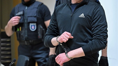 In Jena stehen derzeit drei weitere mutmaßliche Anhänger der Gruppe vor Gericht. (Archivbild) (Foto: Martin Schutt/dpa)