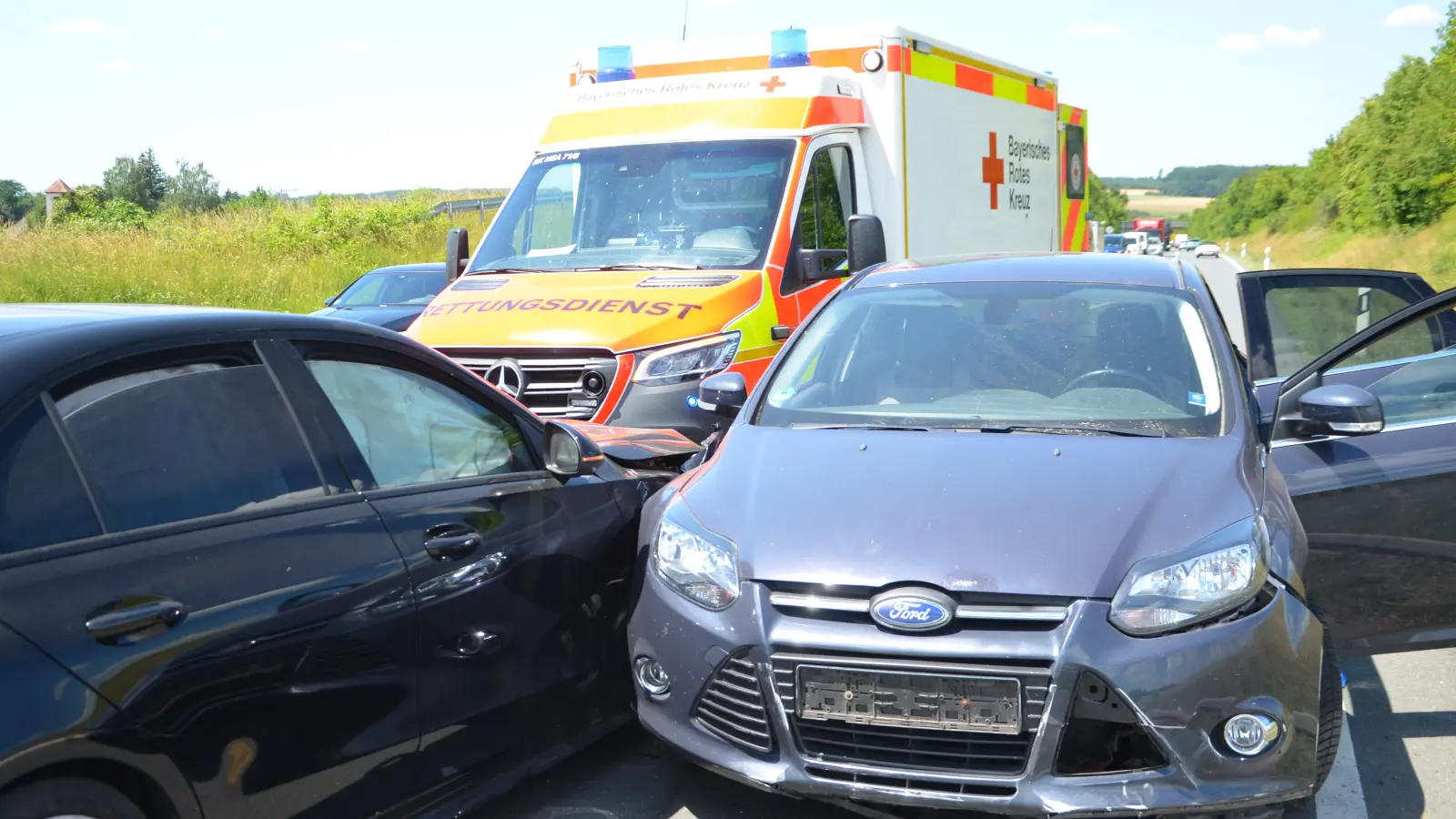 Am Donnerstag kam es gegen 13.15 Uhr zu einem Unfall auf der Bundesstraße 8 auf Höhe der Abzweigung ins Gewerbegebiet „Kleinerlbach” bei Neustadt.  (Foto: Christa Frühwald)