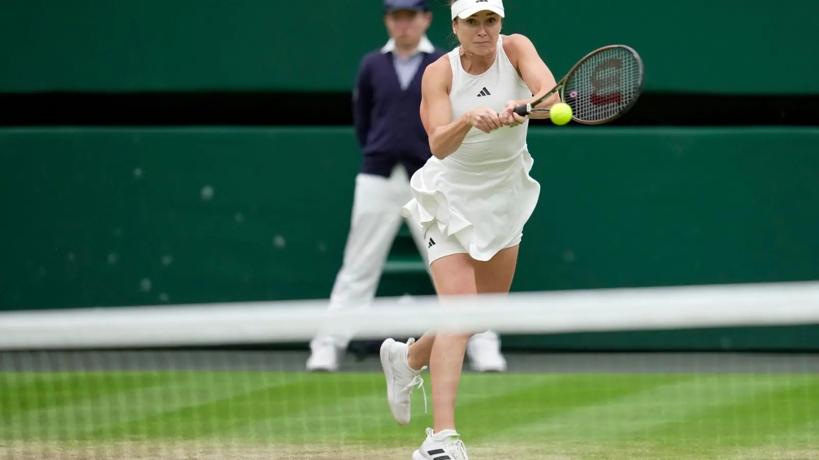 Musste ohne Wimbledon-Sieg aus England abreisen: Jelina Switolina. (Foto: Kin Cheung/AP/dpa)