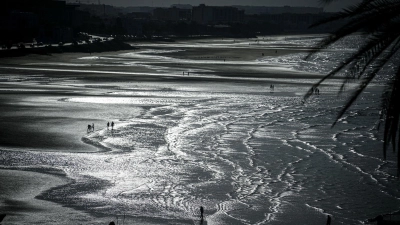 Nach dem Kentern eines Bootes im Oman sind drei französische Touristen gestorben. (Symbolbild) (Foto: Kay Nietfeld/dpa)