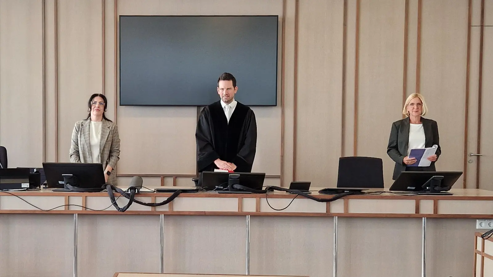 Das Schöffengericht unter dem Vorsitz von Richter Thorsten Kamberger verurteilte den Angeklagten zu einer Bewährungsstrafe. (Foto: Andrea Walke)