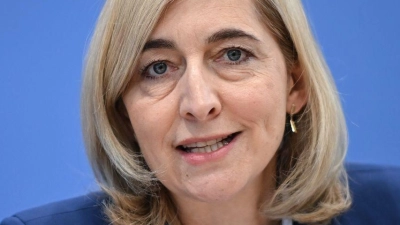 Für Gesundheitsministerin Nina Warken steht ein Jobwechsel an. (Archivbild) (Foto: Britta Pedersen/dpa)