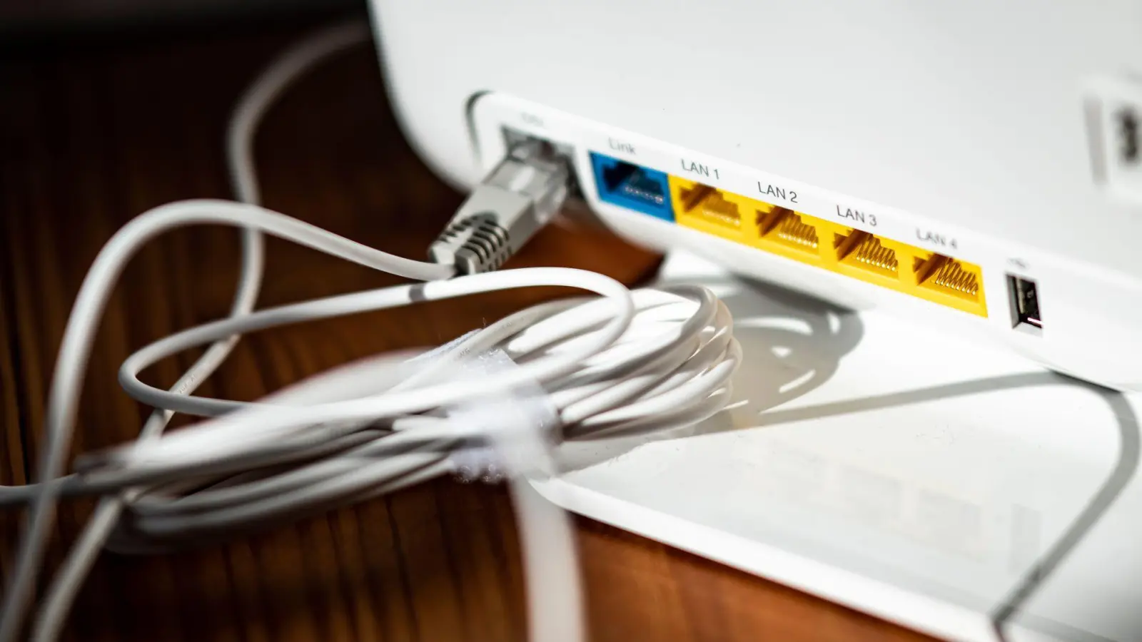 SSID ändern leicht gemacht: Über die Router-Einstellungen lässt sich der WLAN-Name in wenigen Minuten anpassen. (Foto: Fabian Sommer/dpa)