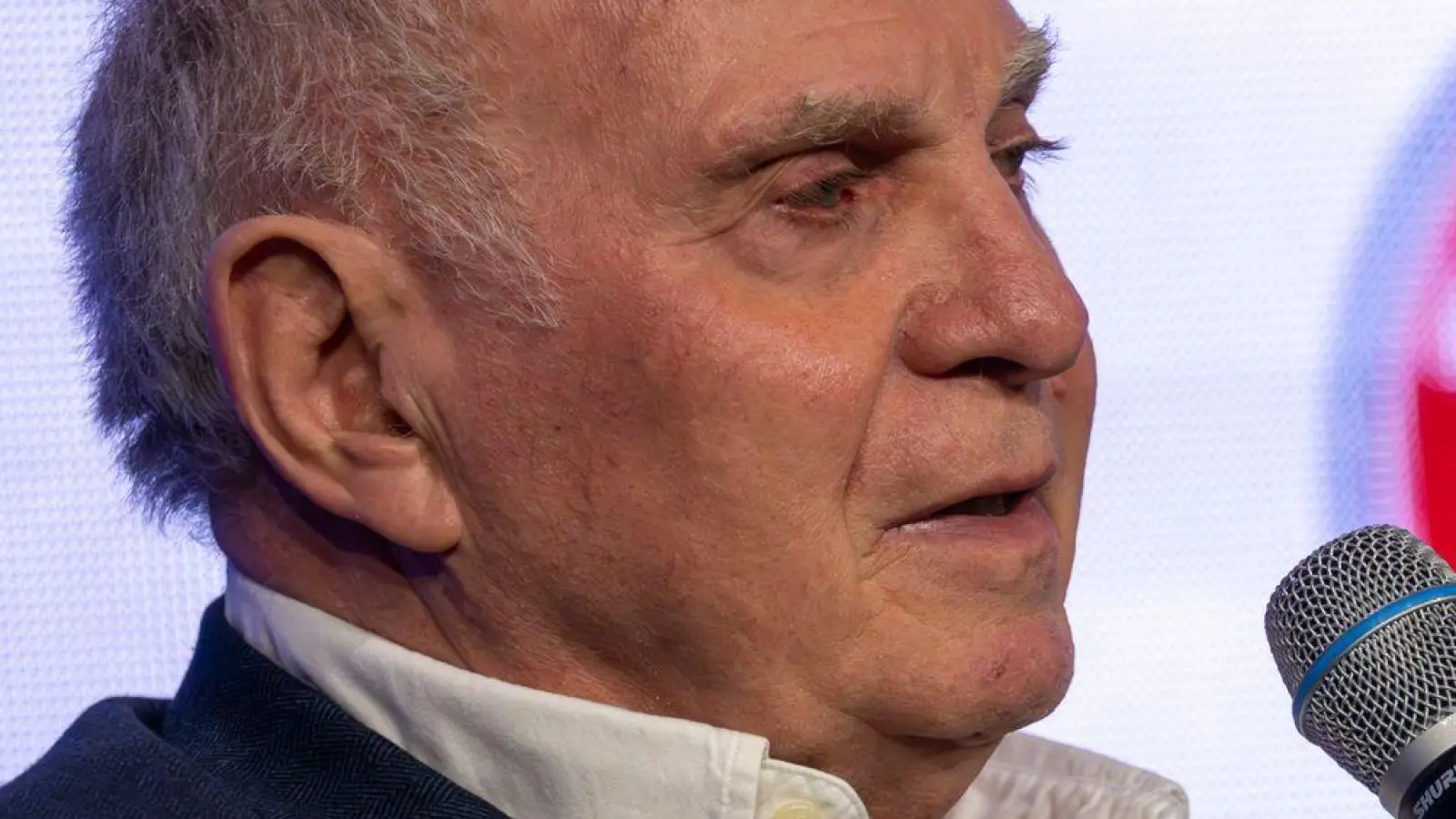 Uli Hoeneß ist der Ehrenpräsident des FC Bayern München. (Archivbild) (Foto: Peter Kneffel/dpa)