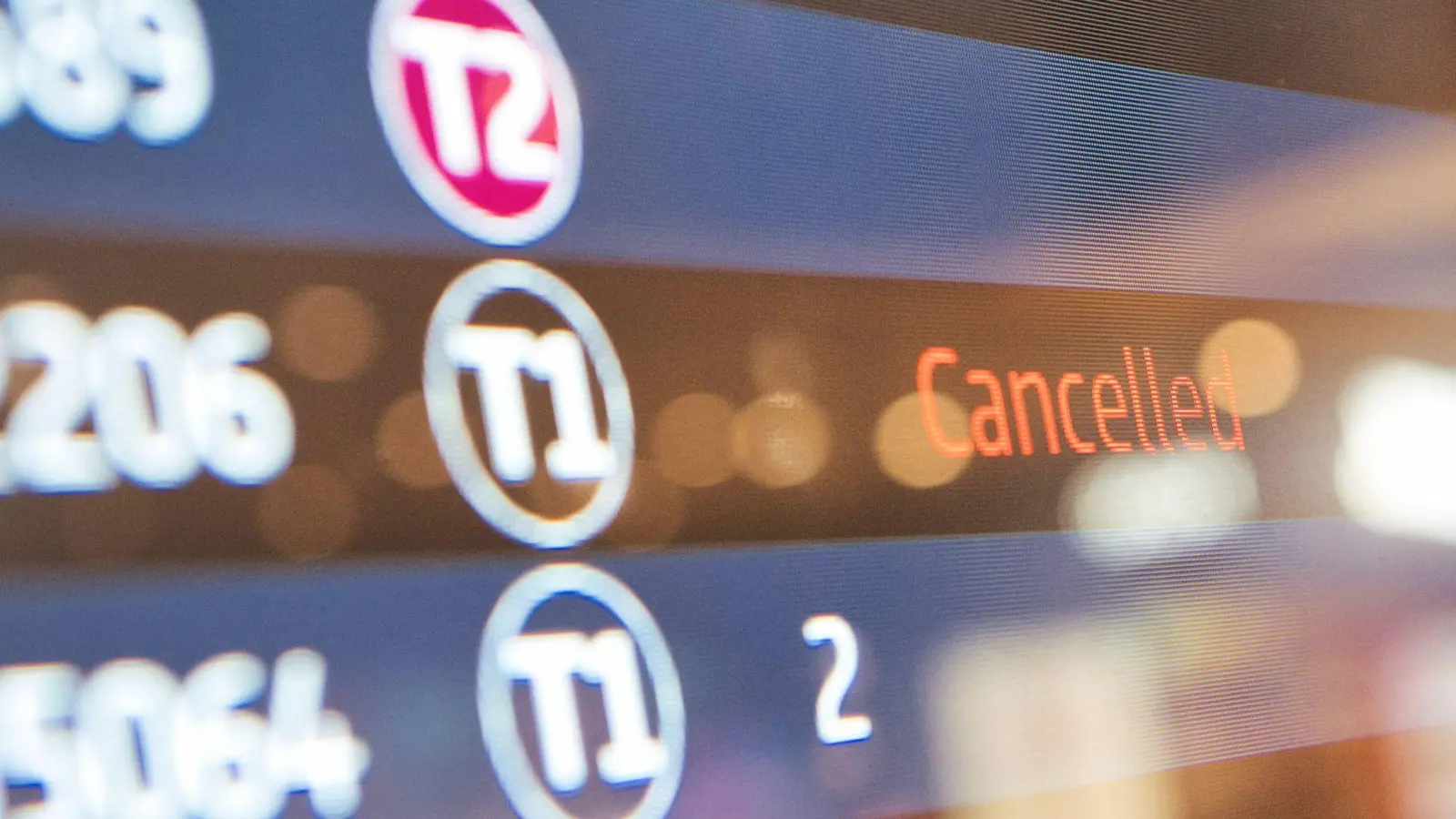 Der Großteil der Arbeit der Schlichtungsstelle Reise und Verkehr hat mit Problemen bei Flugreisen zu tun. (Archivbild) (Foto: Paul Zinken/dpa/dpa-tmn)