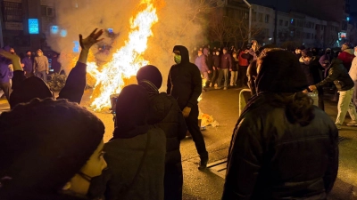 Die Zahl der Todesopfer bei den Massenprotesten im Iran geht nach Schätzungen in die Tausende. (Foto Archiv) (Foto: Uncredited/UGC/AP/dpa)