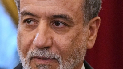 Irans Außenminister Abbas Araghtschi gibt an, dass weitere Verhandlungen mit den USA am Freitag starten sollen. (Archivbild) (Foto: Dmitri Lovetsky/Pool AP/dpa)
