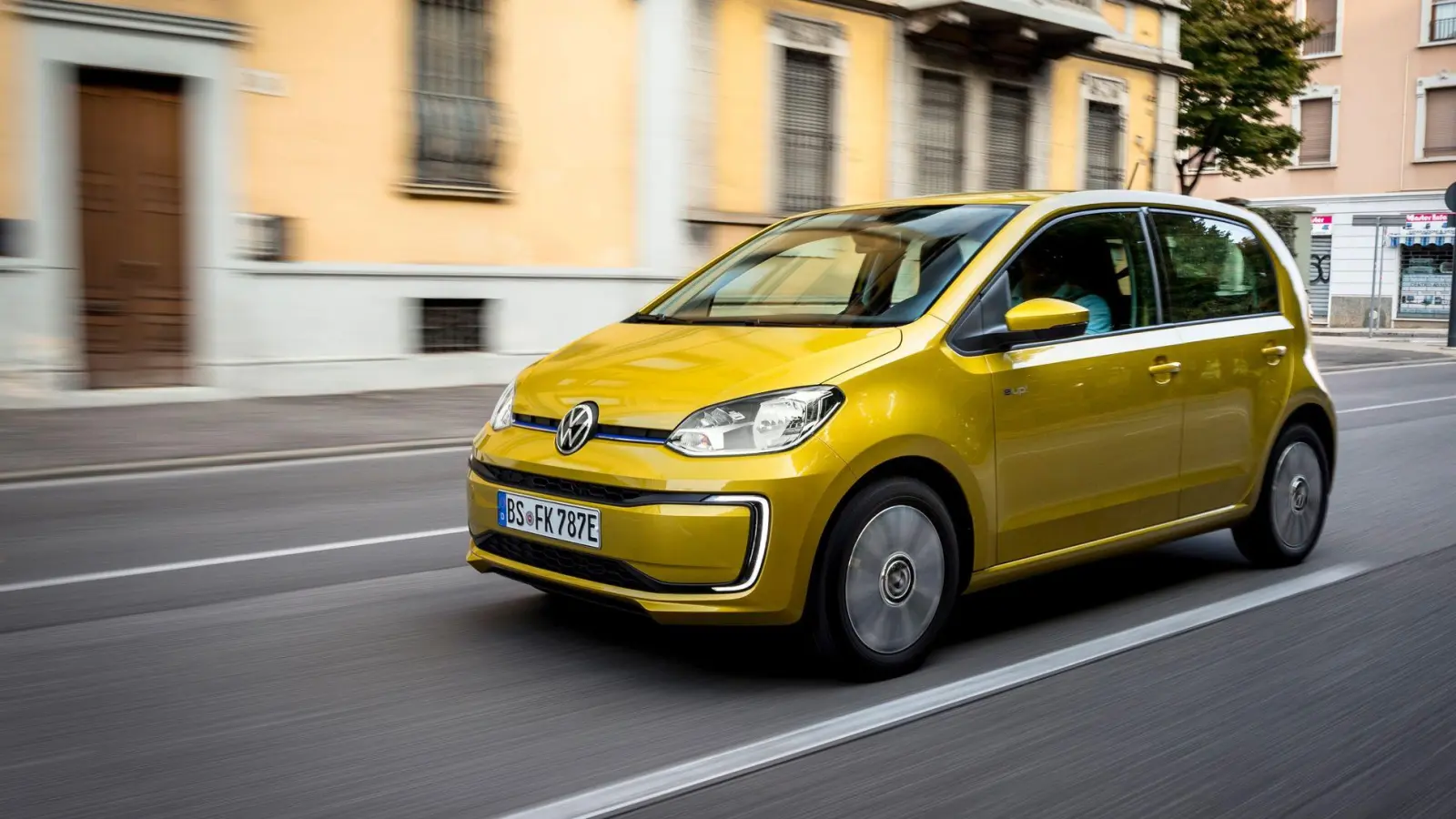 Alles Gold, was glänzt? Nein, natürlich nicht, auch beim gebrauchten VW E-Up achten Interessenten vor dem Kauf besser auf ein paar Dinge. (Foto: Martinmeiners.De/Volkswagen AG/dpa-tmn)