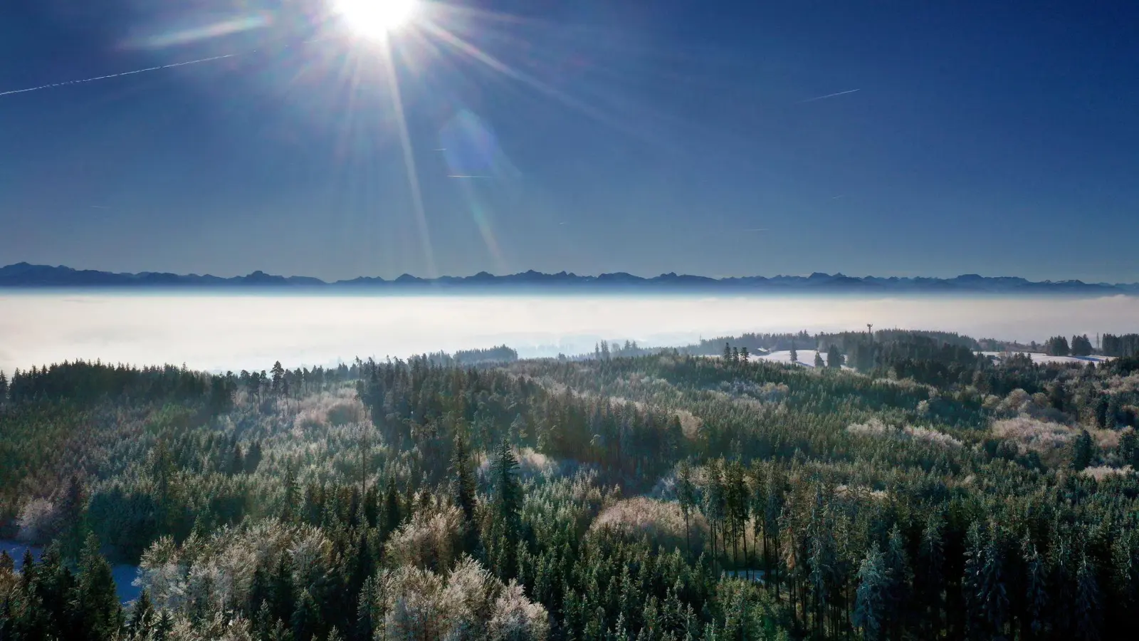 Die Sonne schien im abgelaufenen Jahr lange über Bayern: Fast 2.000 Stunden zählte der Deutsche Wetterdienst in einer vorläufigen Auswertung. (Archivbild) (Foto: Karl-Josef Hildenbrand/dpa)