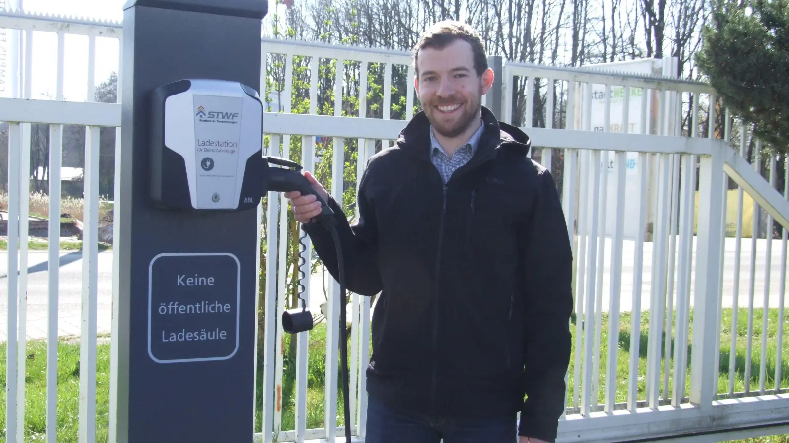 Einarbeitungszeit brauchte Daniel Reimer nicht. Der Feuchtwanger Klimaschutzmanager war zuvor bereits bei den Stadtwerken tätig. (Foto: Jasmin Kiendl)