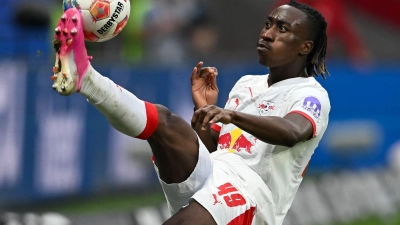 Yan Diomande gewann immerhin einen Titel in seiner Premierensaison. (Archivbild) (Foto: Florian Wiegand/dpa)