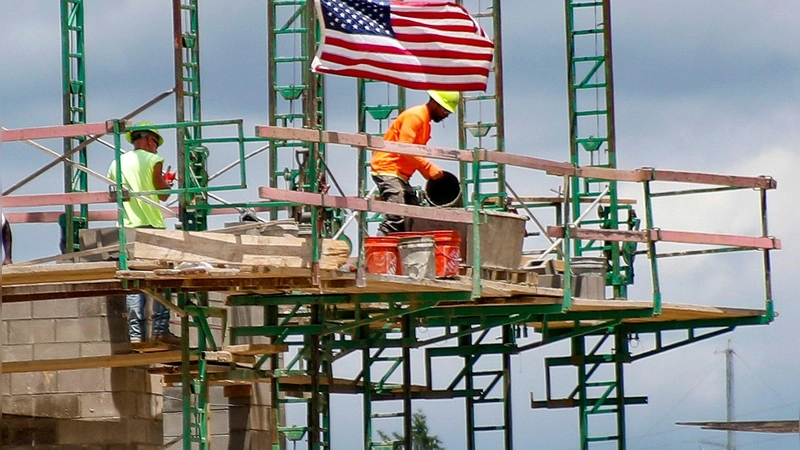 Der Arbeitsmarkt in den USA entwickelt sich schlechter als erwartet. (Archivbild) (Foto: Keith Srakocic/AP/dpa)