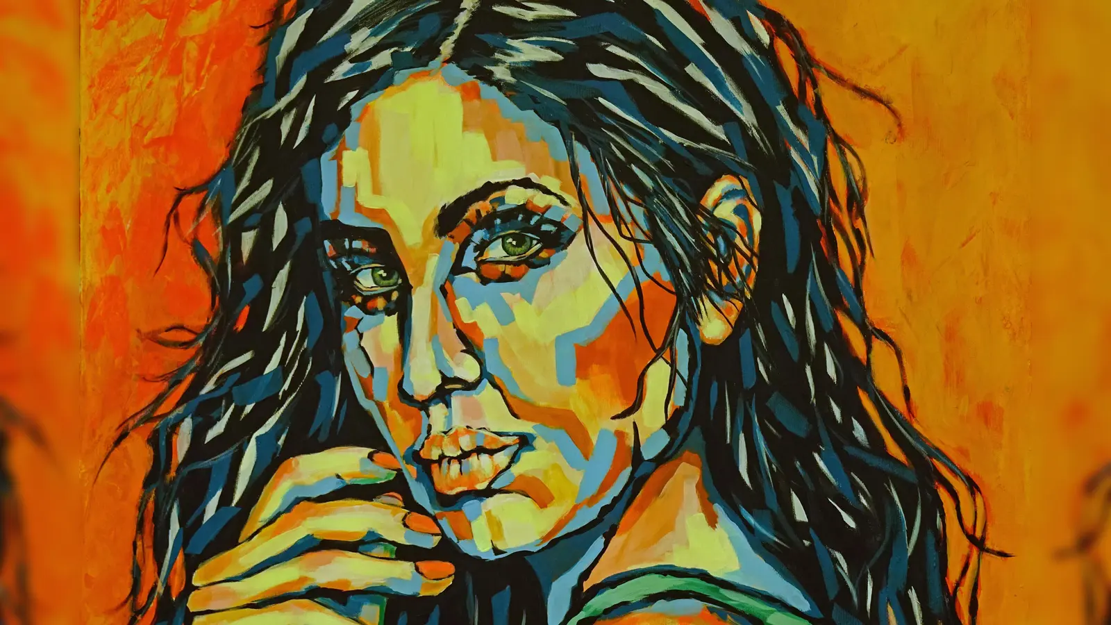 „Ich bin nicht so, wie du denkst”: Ilse Feiner aus Roßtal präsentiert Porträts in kräftigen Farben.  (Foto: Elke Walter)