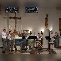 Classic Brass in der Neuendettelsauer Kirche St. Nikolai, von links: Zoltán Nagy, Christian Fath, Roland Krem, Szabolcs Mann-Horváth und Jürgen Gröblehner. (Foto: Thomas Wirth)