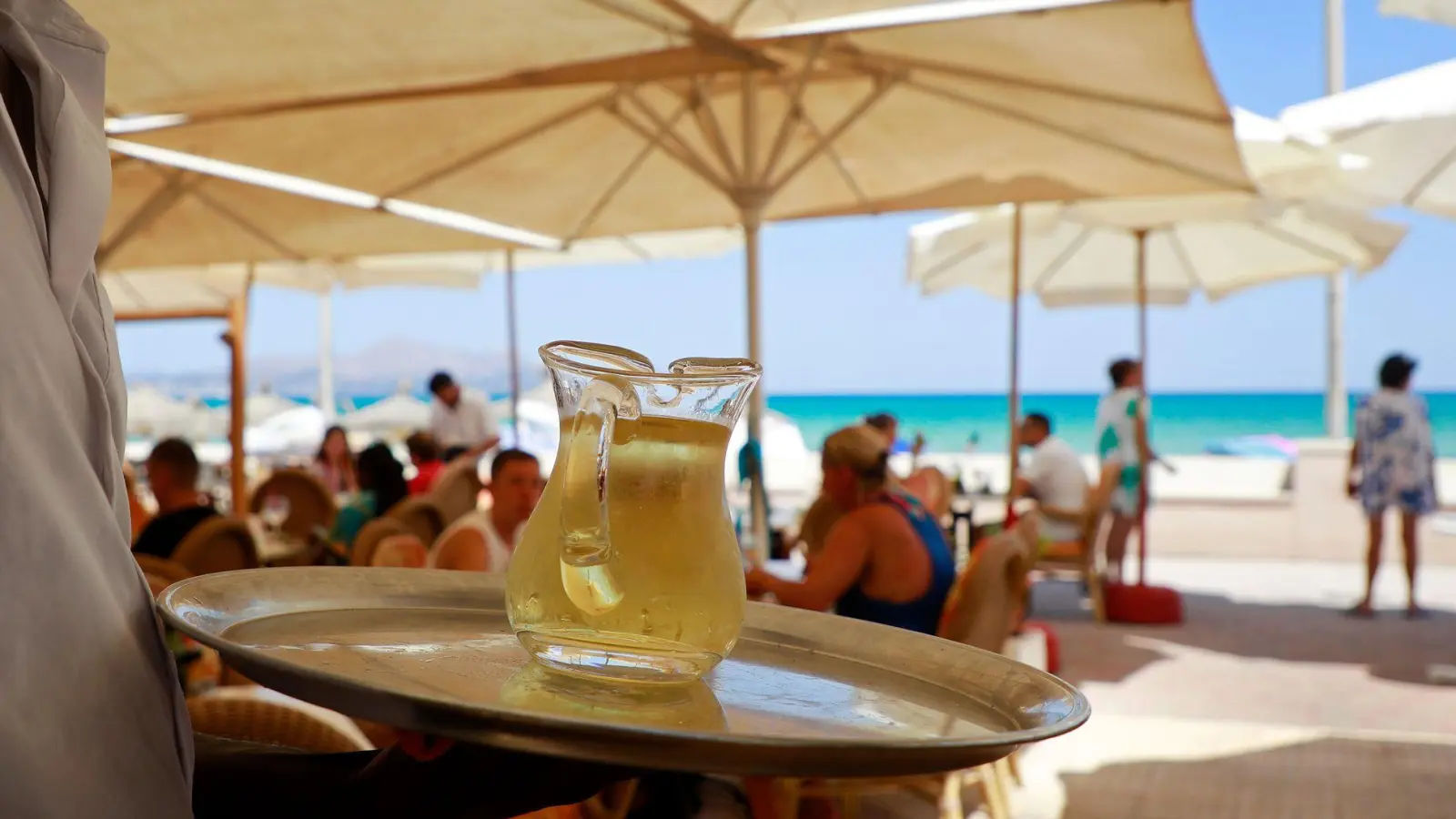 Sonne und Strand: Mallorca ist seit vielen Jahrzehnten ein Besuchermagnet. (Symbolbild) (Foto: Clara Margais/dpa/dpa-tmn)