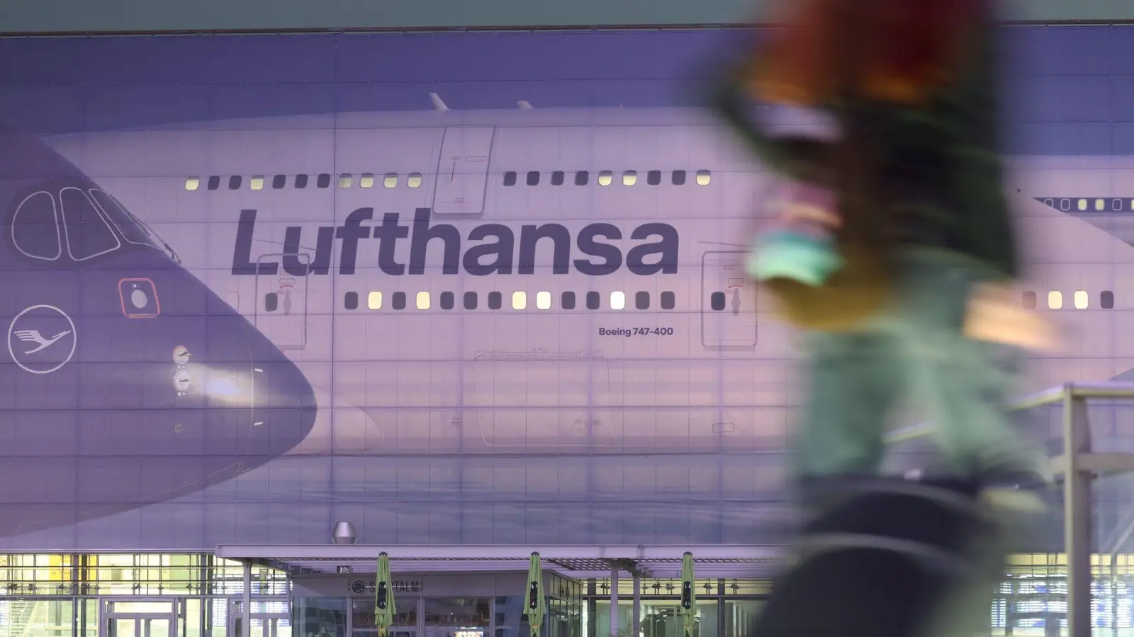 Flugausfälle und Verspätungen: Passagiere von Lufthansa und Eurowings müssen sich weiter auf Streiks und zahlreiche Flugstreichungen einstellen. (Foto: Karl-Josef Hildenbrand/dpa)