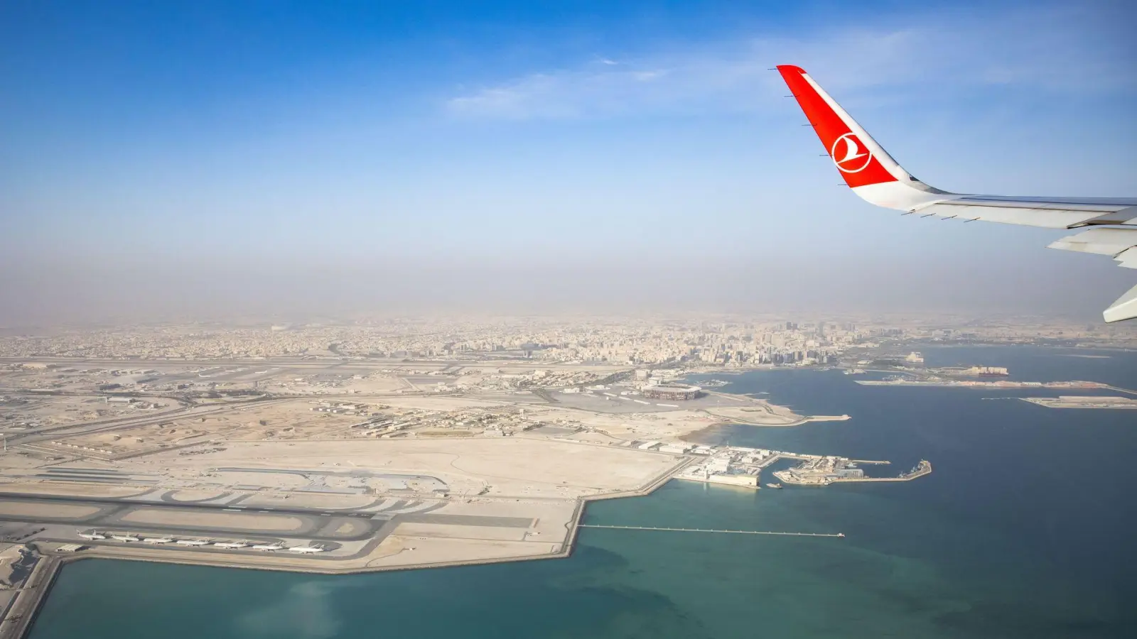 Zwischenstopp in Doha? Laut Auswärtigem Amt derzeit keine gute Idee.  (Foto: Christian Charisius/dpa/dpa-tmn)