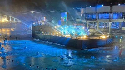 Mit einer Open-Air-Show am innerstädtischen Ufer des Flusses Emajõgi eröffnet Tartu feierlich sein Programm als Europäische Kulturhauptstadt 2024. (Foto: Alexander Welscher/dpa)
