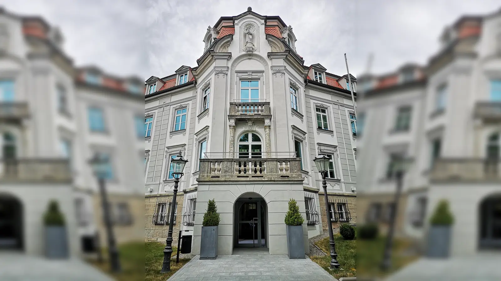Die Villa Roth in Schillingsfürst: Den Großteil der Räume in dem 125 Jahre alten Gebäude nutzt die Verwaltungsgemeinschaft Schillingsfürst. Die Stadtverwaltung hat einen kleineren Trakt angemietet. (Foto: Jürgen Binder)
