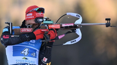 Schlussläufer Philipp Nawrath am Schießstand (Foto: Sven Hoppe/dpa)