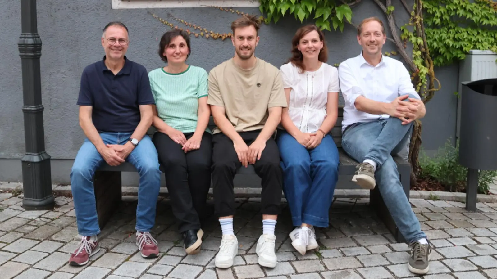 Gehen mit dem Vertrauen der Mitglieder in den Feuchtwanger Kommunalwahlkampf: Joachim Gutekunst, Birgit Meyer, Max Hähnlein, Marei Bertram und Dr. Marko Hedler (von links). (Foto: Martina Haas)