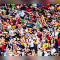 Herzklopfen in Echtzeit: Die Studie liefert erstmals globale, datengestützte Einblicke, wie kollektive Fußballbegeisterung Herz und Nerven von Millionen Fans rund um den Globus beeinflusst. (Foto: Robert Michael/dpa/dpa-tmn)