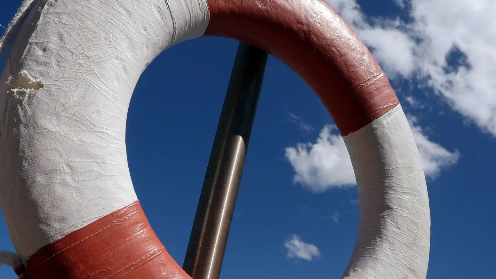 Ein Jugendlicher wird nach einem Badeunfall im Main vermisst. (Symbolbild) (Foto: Karl-Josef Hildenbrand/dpa)