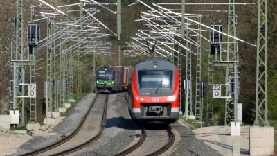 Zwischen Kitzingen und Würzburg findet bis voraussichtlich Mittwoch kein Zugverkehr statt, meldet die Deutsche Bahn. (Symbolbild: Johannes Hirschlach)