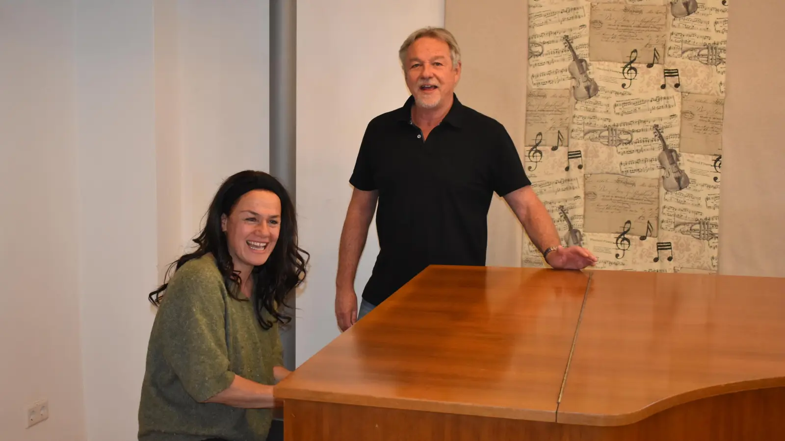 Madeleine Lobig und Reinhard Böhm vom Chorensemble „Frischer Wind“ möchten einen Projektchor auf die Beine stellen. Es werden noch Sängerinnen und Sänger gesucht. (Foto: Ute Niephaus)