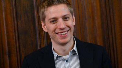 Dominik Krause freut sich auf die Wiesn, aufs Anzapfen und auf Söder. (Archivbild) (Foto: Sven Hoppe/dpa)