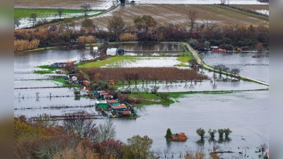 Nach einer ganzen Serie von Winterstürmen stehen in Teilen Portugals und wie hier in der spanischen Extremadura weite Landstriche unter Wasser. (Foto: Carlos Criado/EUROPA PRESS/dpa)