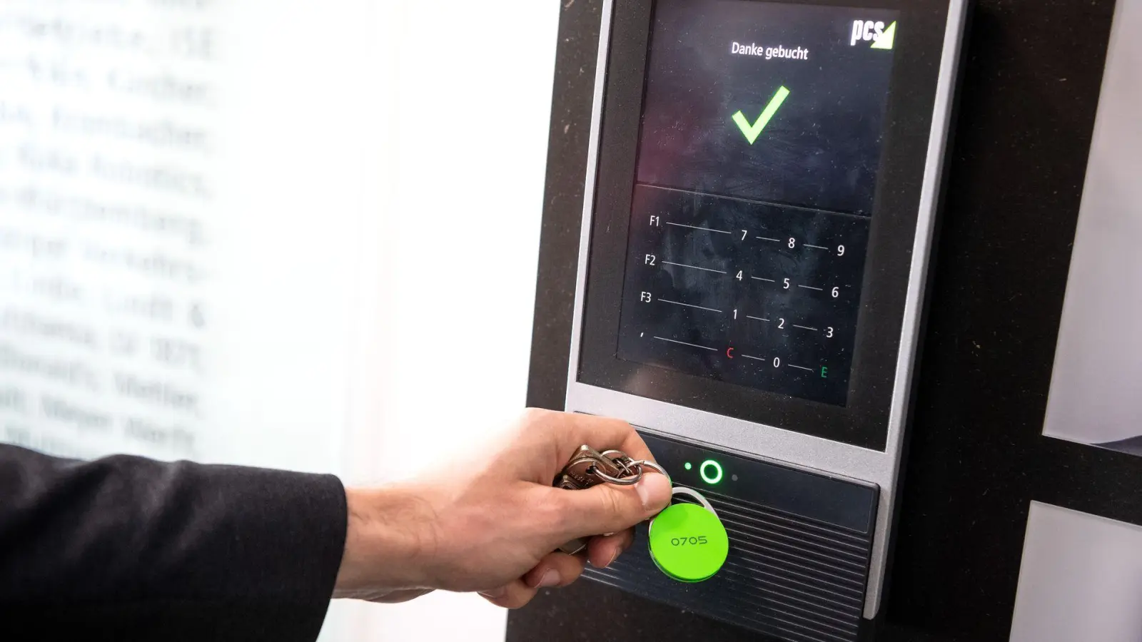 Viele Überstunden gesammelt? Ist nichts anderes geregelt, müssen Beschäftigte sie unter Umständen dann abbummeln, wann der Arbeitgeber es verlangt (Foto: Sina Schuldt/dpa)