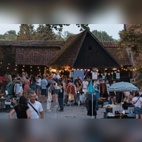 Nach der erfolgreichen Premiere des Nachtflohmarkts im Dinkelsbühler Spitalhof wird bereits über eine Wiederholung im kommenden Jahr nachgedacht. (Foto: Benedikt Klaus)
