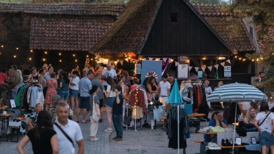 Nach der erfolgreichen Premiere des Nachtflohmarkts im Dinkelsbühler Spitalhof wird bereits über eine Wiederholung im kommenden Jahr nachgedacht. (Foto: Benedikt Klaus)