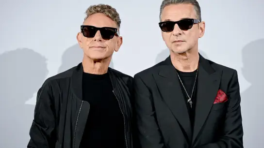 Martin Gore (l) und Dave Gahan von Depeche Mode in Berlin. (Foto: Britta Pedersen/dpa)