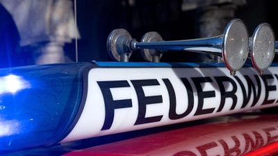 Die Feuerwehren löschten innerhalb weniger Minuten. (Symbolbild: Sven Hoppe/dpa)