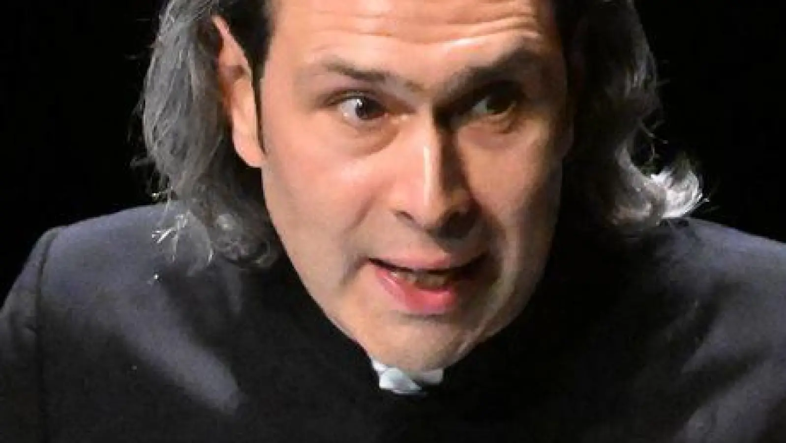 Vladimir Jurowski ist seit 2021 Generalmusikdirektor der Bayerischen Staatsoper. (Archivbild) (Foto: Felix Hörhager/dpa)